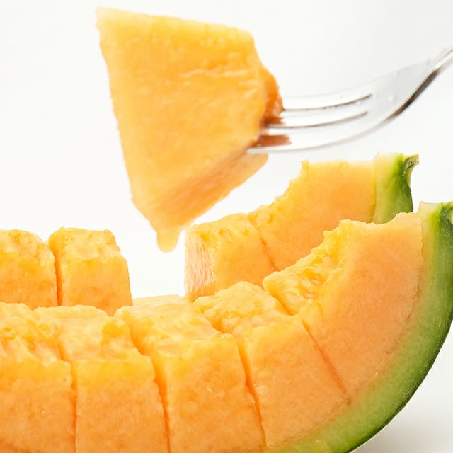 函館育ちの赤肉メロン大玉1.6kg前後